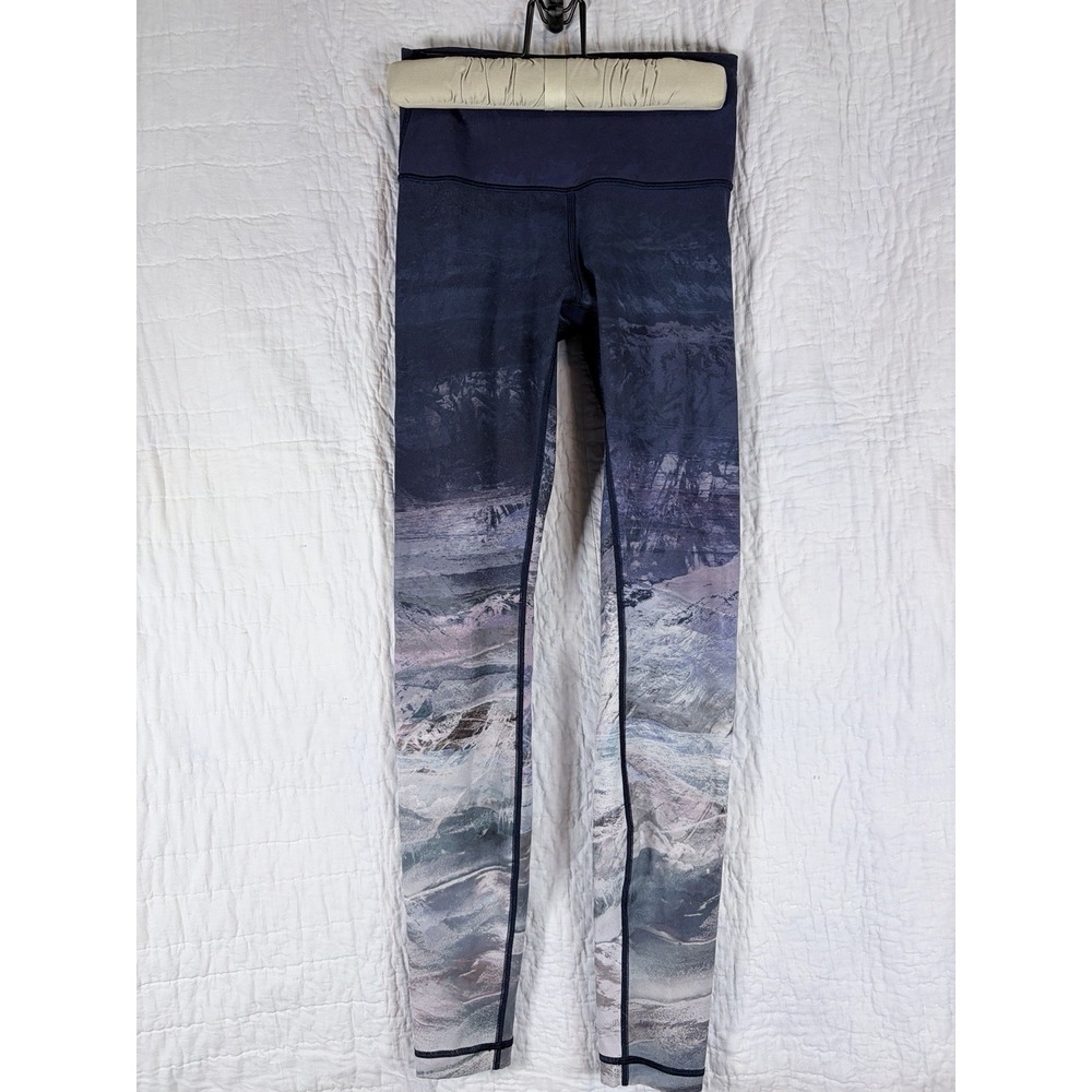 Lululemon Wunder Under High-Rise Tight 28" leggings in the Panorama print